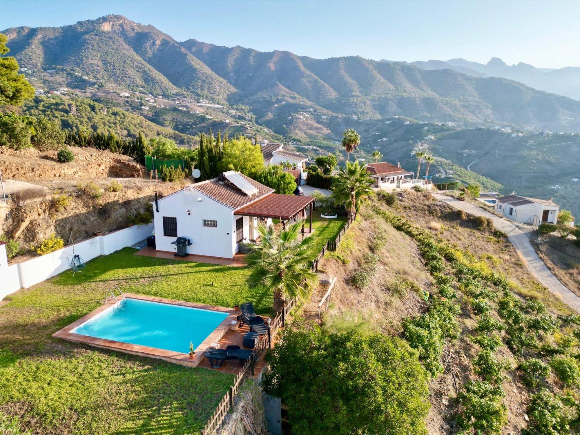 Vela Luka Frigiliana Villa ภายนอก รูปภาพ